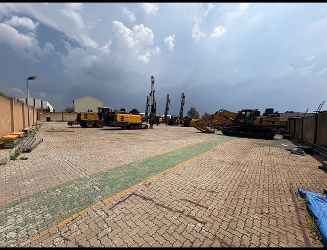 2,424M² WAREHOUSE TO LET IN SPARTAN